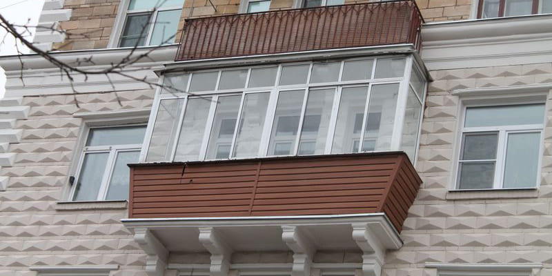 Остекление балконов в сталинке